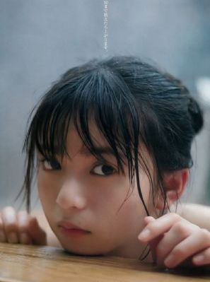 小雪被体育老师抱到仓库